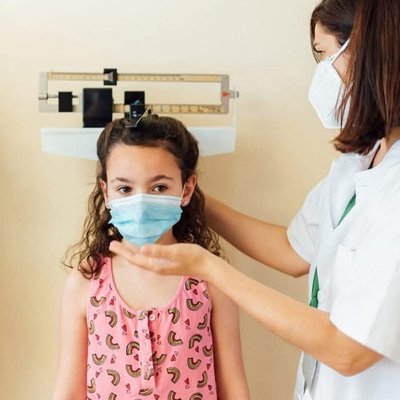 Control de niño sano: revisión de crecimiento en Clínica Familiar Eliette, Apopa