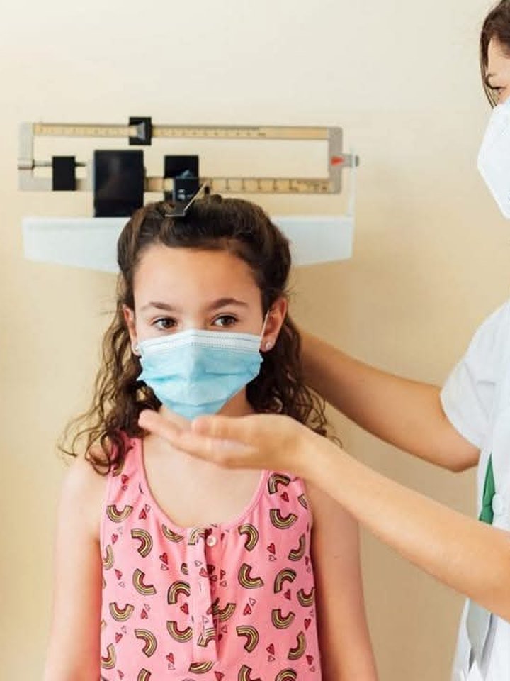 Control de niño sano: revisión de crecimiento en Clínica Familiar Eliette, Apopa