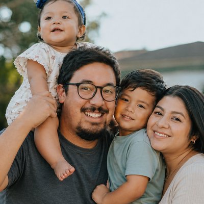 Familia salvadoreña — orientación en planificación familiar, Clínica Familiar Eliette, Apopa